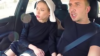 Skinny conservative bitch sucks a cock in a stranger's car